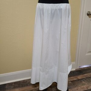 NWT Classic White Maxi Skirt - Lightweight Full-Length Style Size Large
